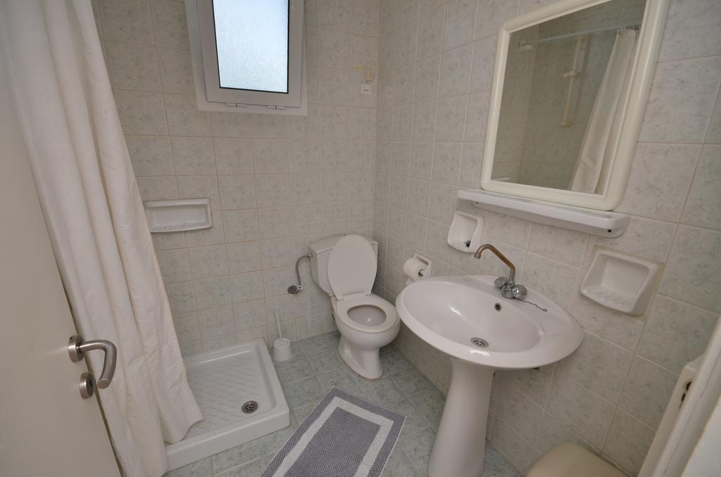 Sunrise Hotel Apartments Ipsos Bilik gambar