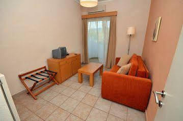 Sunrise Hotel Apartments Ipsos Luaran gambar